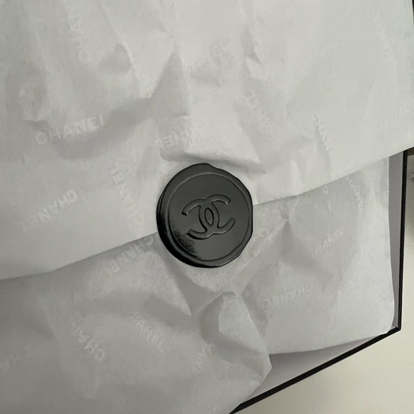 Chanel Box 9x9x4 - Picture 5 of 7